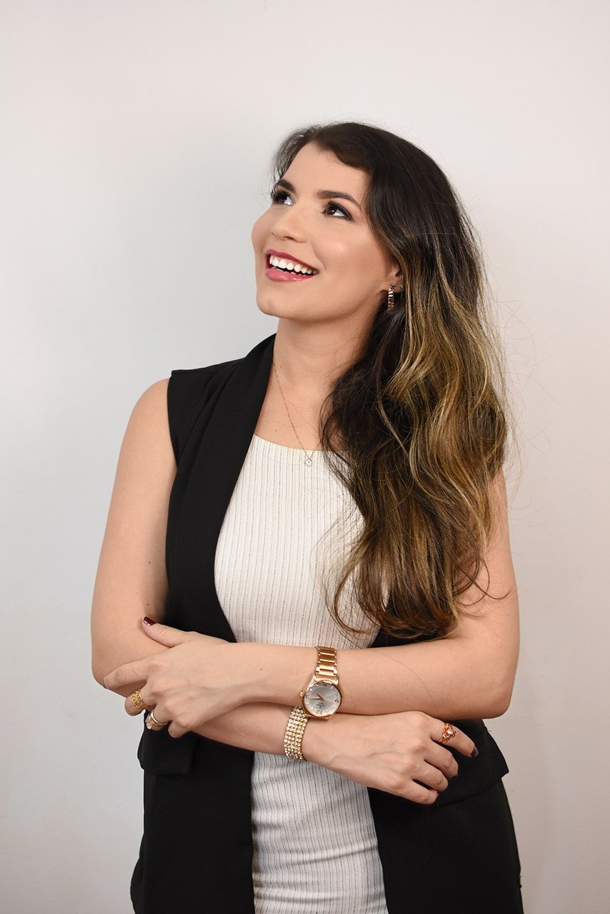 Retrato institucional da Dra. Bianca Rangel